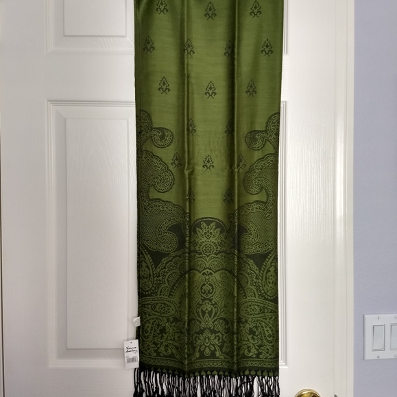 NWT Victoria Harbour Fringed Scarf/Wrap - Picture 3 of 6